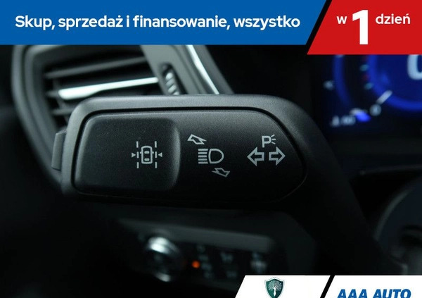 Ford Kuga cena 98000 przebieg: 64324, rok produkcji 2020 z Szczecinek małe 436